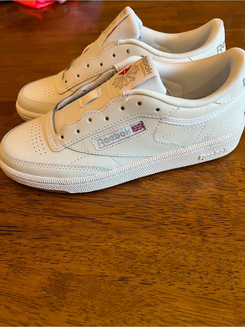 Reebok Club C 85 sneakers in white leatReebok club C 85 sneakers, youth size 3.5